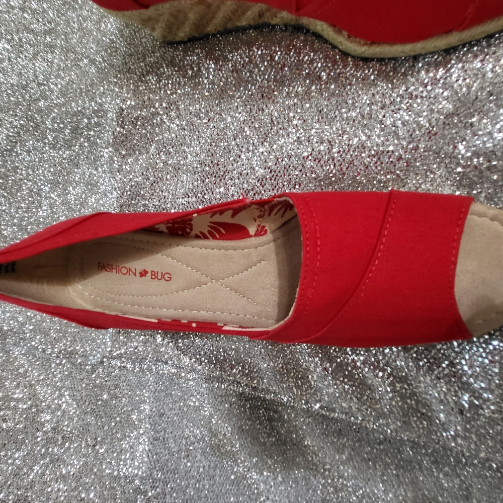 Fashion Bug Red Espadrille Wedge Sandals Size 9.5M NIB - Picture 3 of 8